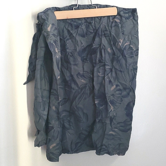 Silk Icon Wrap Skirt - Picture 4 of 9